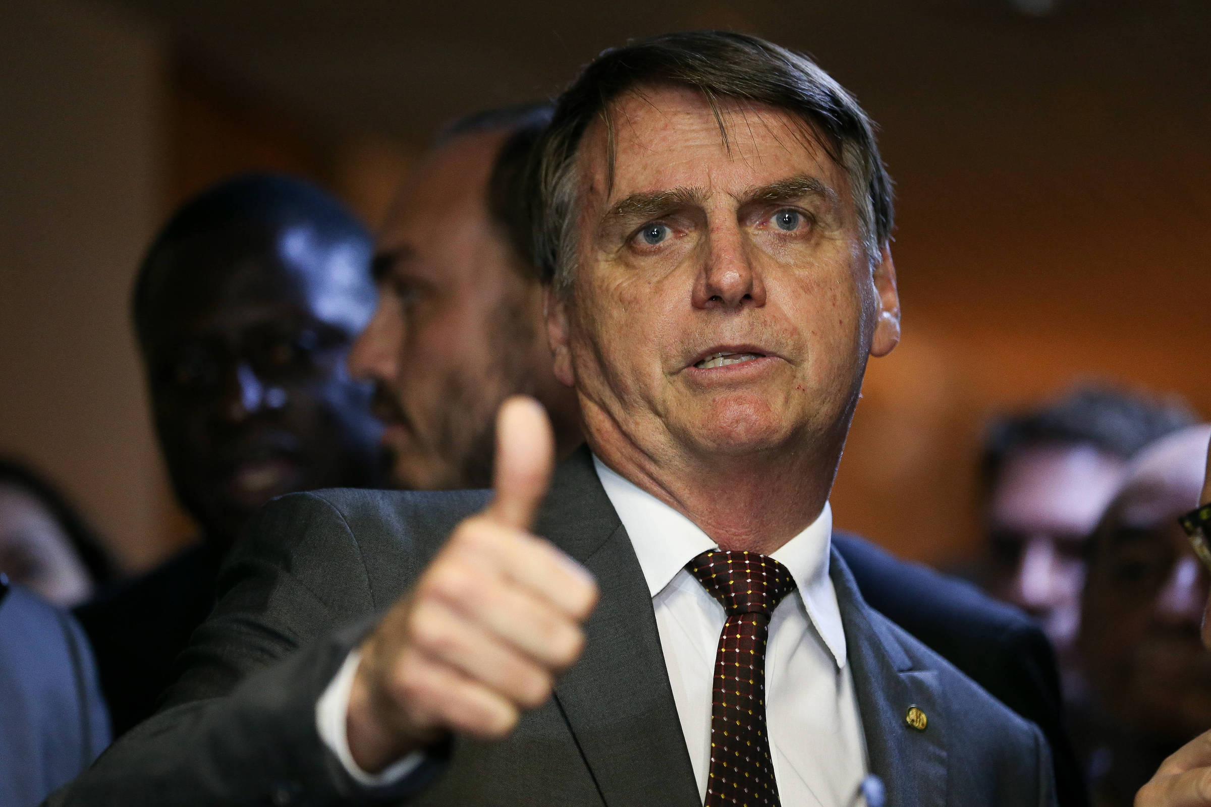 Trabalho vai manter status de ministério, diz Bolsonaro